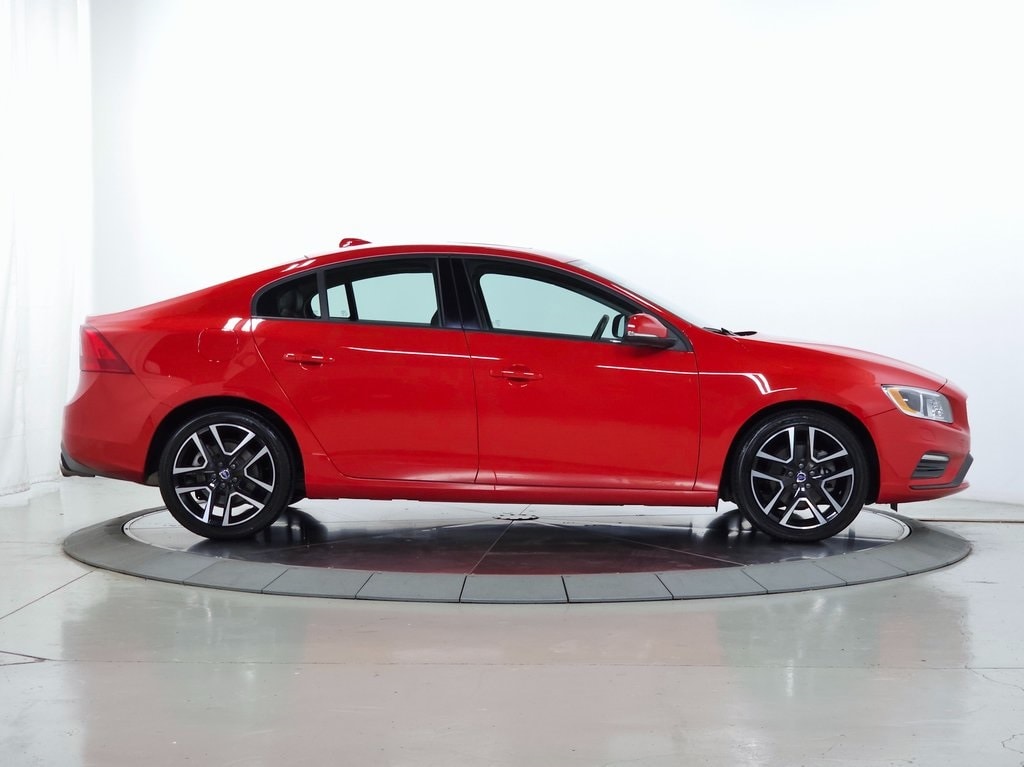 2017 Volvo S60 T5 FWD Dynamic 11