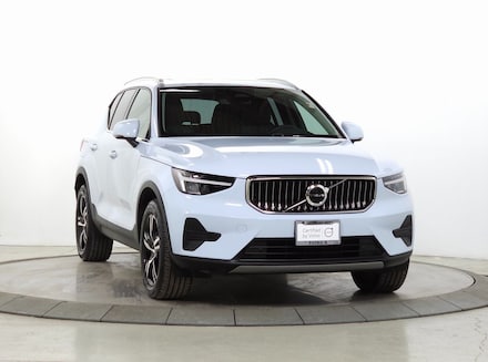 2025 Volvo XC40 B5 Core Bright Theme SUV