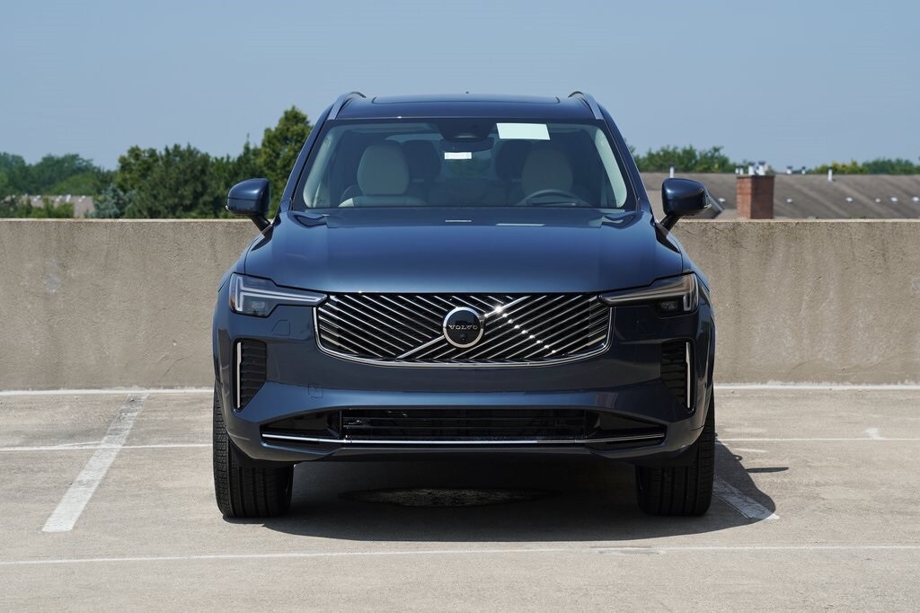 2026 Volvo XC90 photo 2