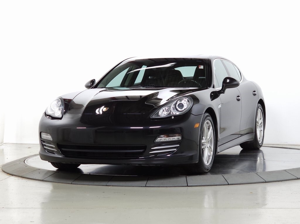 2011 Porsche Panamera 4S photo 2