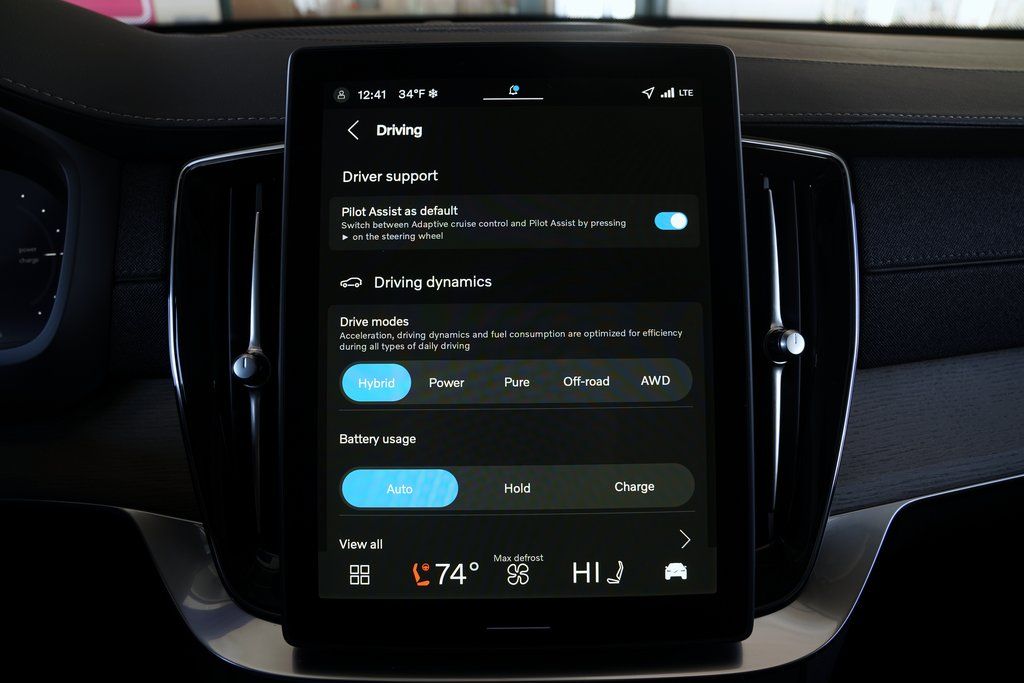 2026 Volvo XC90 Plus - Photo 16