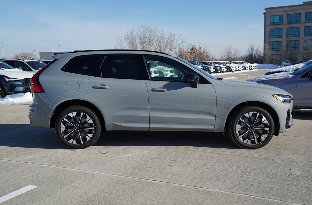 New 2026 Volvo XC60 plug-in hybrid T8 Plus SUV