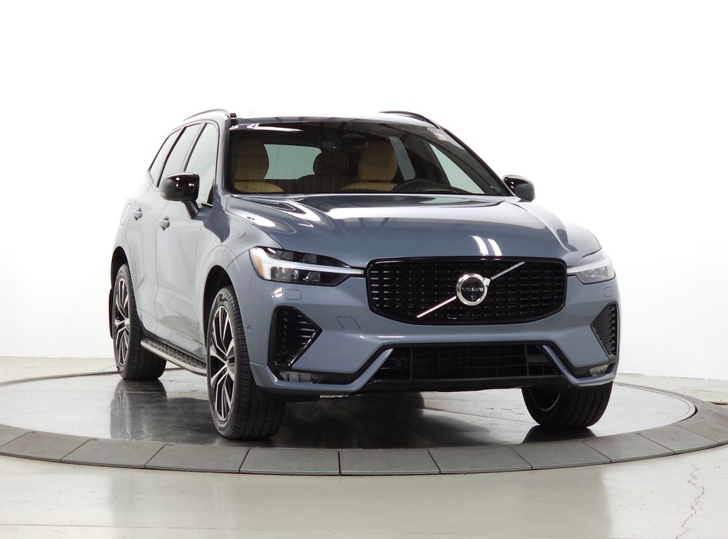 2024 Volvo XC60 B5 Ultimate Dark Theme AWD's photo