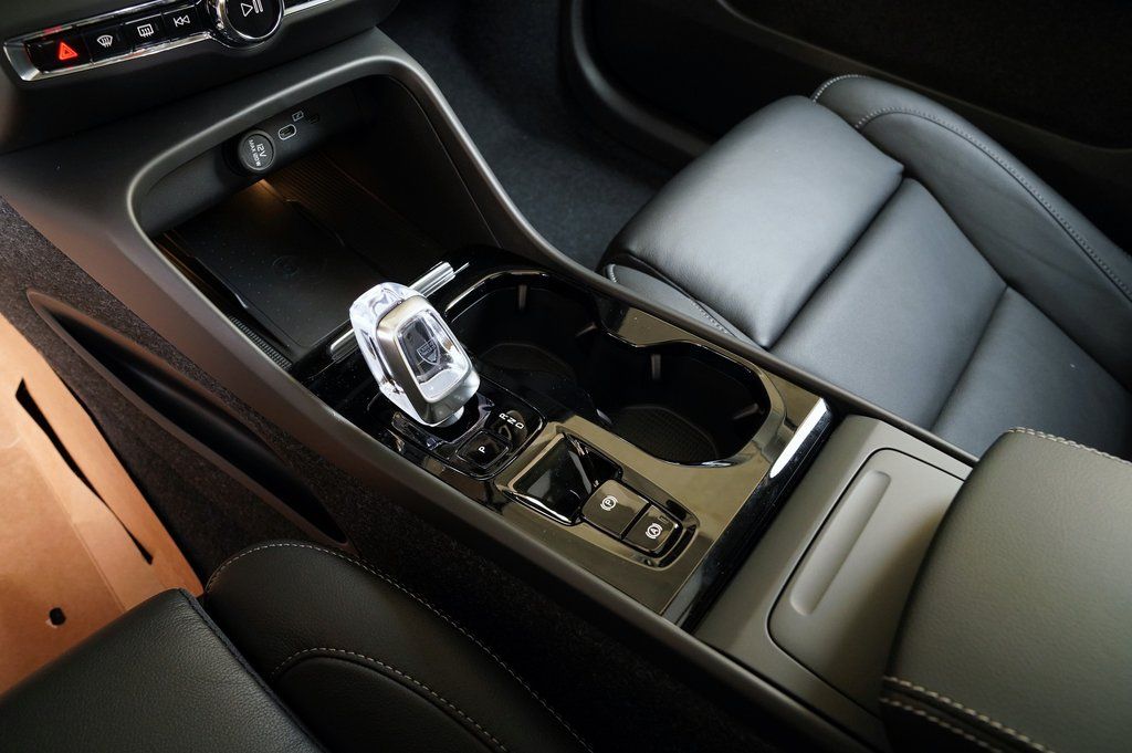 2025 Volvo XC40 Ultra - Photo 25