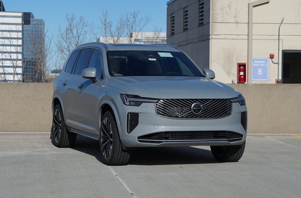 2026 Volvo XC90 T8 Recharge Plus Bright 7-Seat 4WD's photo