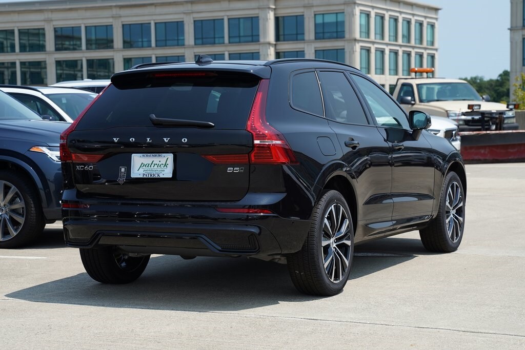 2025 Volvo XC60 B5 Plus photo 4