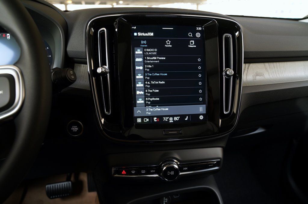 2025 Volvo XC40 Ultra - Photo 15