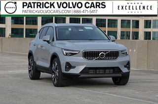 2025 Volvo XC40 B5 Ultra Bright Theme SUV