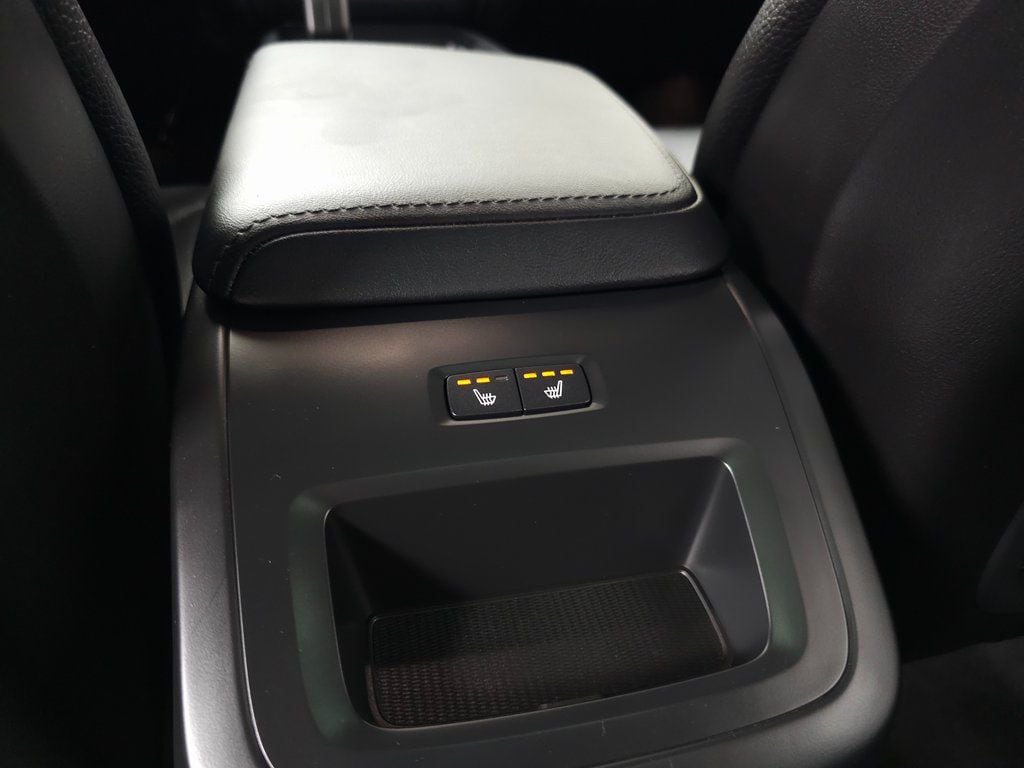 2025 Volvo XC60 Plus - Photo 30