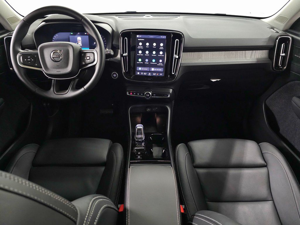 2026 Volvo XC40 Ultra - Photo 9