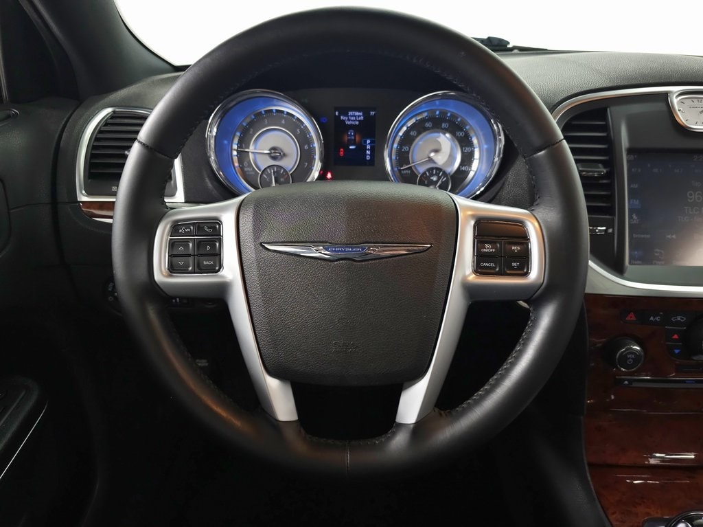 2014 Chrysler 300 Base 16