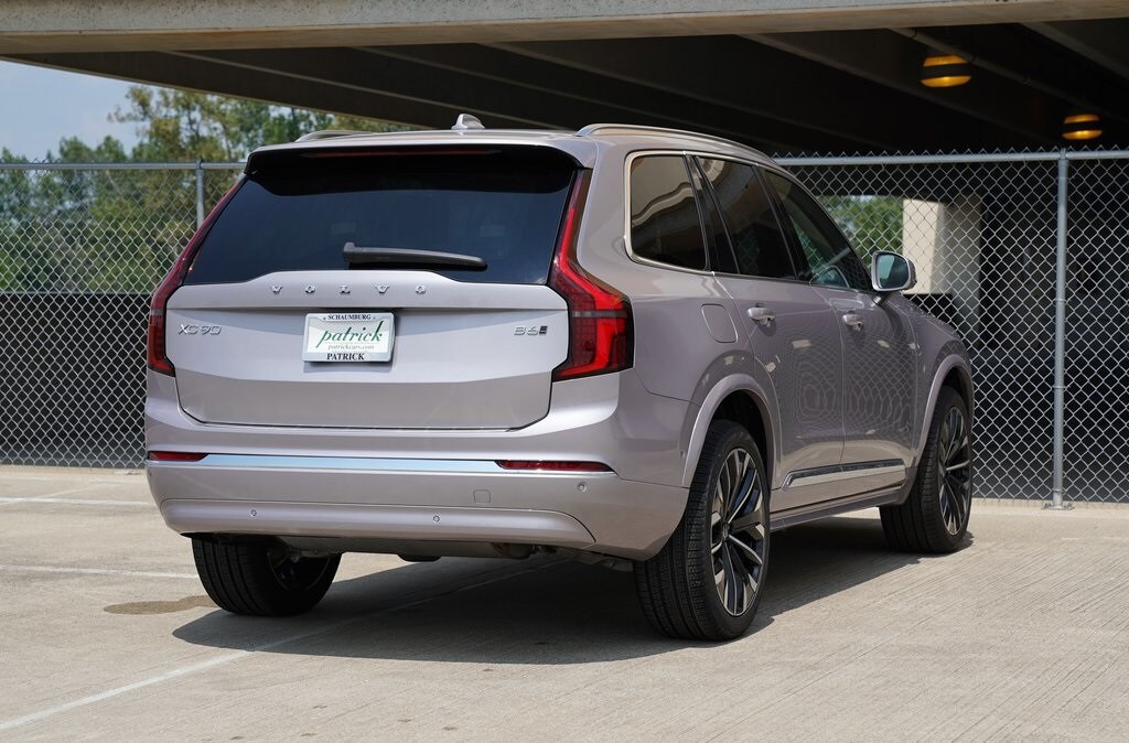 2026 Volvo XC90 Plus photo 3