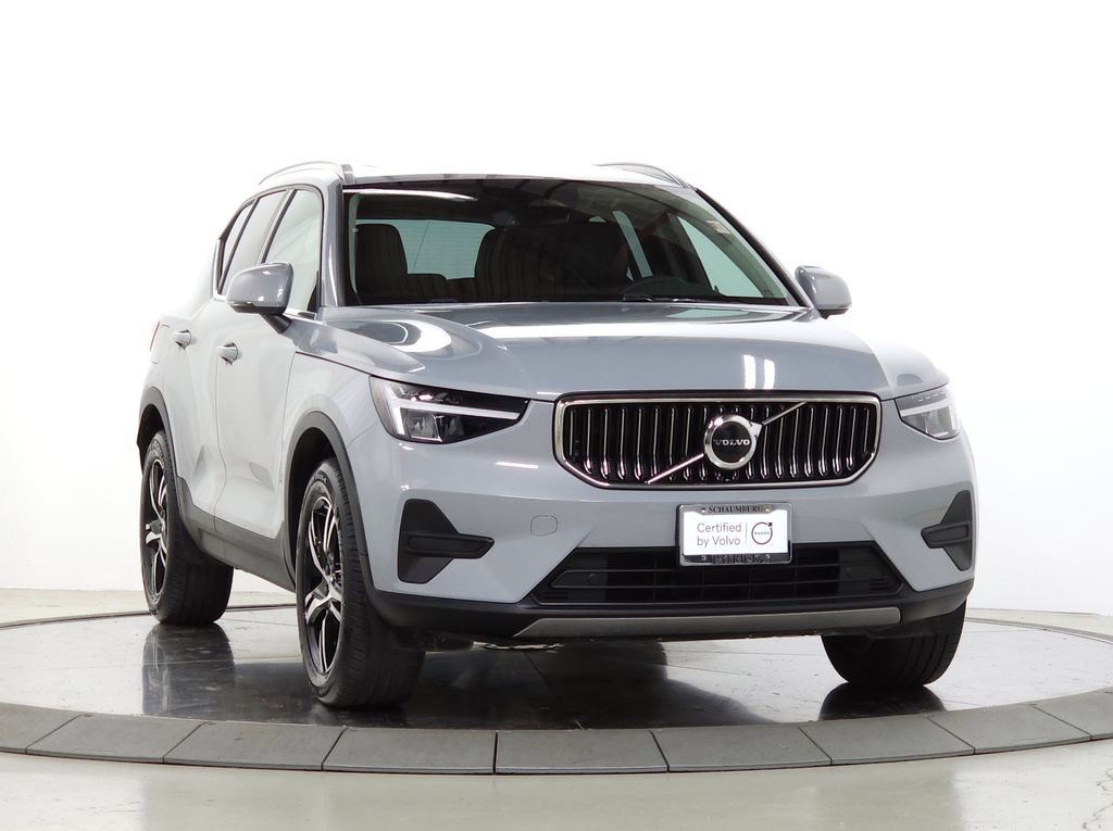 2025 Volvo XC40 B5 Core Bright AWD's photo