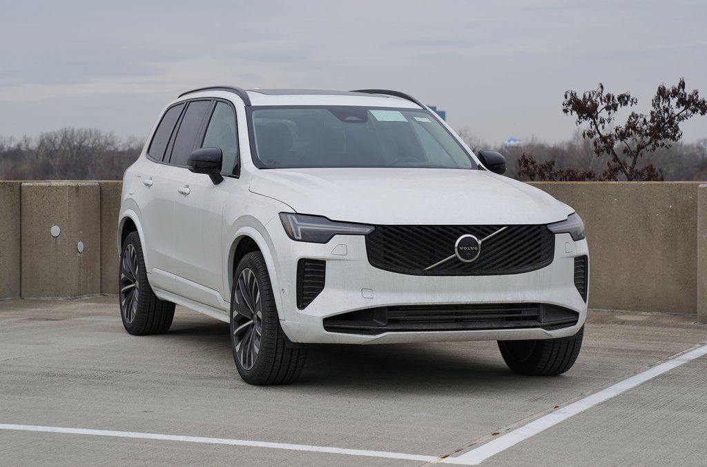 2026 Volvo XC90 T8 Recharge Ultra Dark 4WD's photo