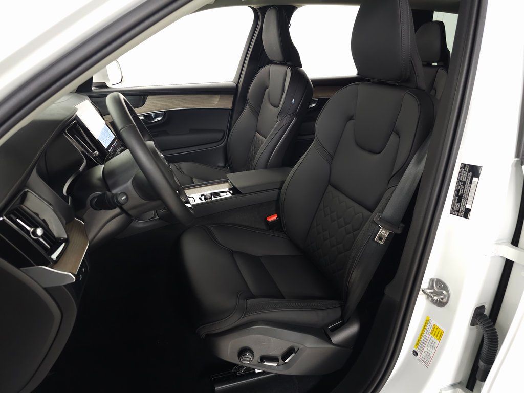 2025 Volvo XC90 Plus - Photo 12