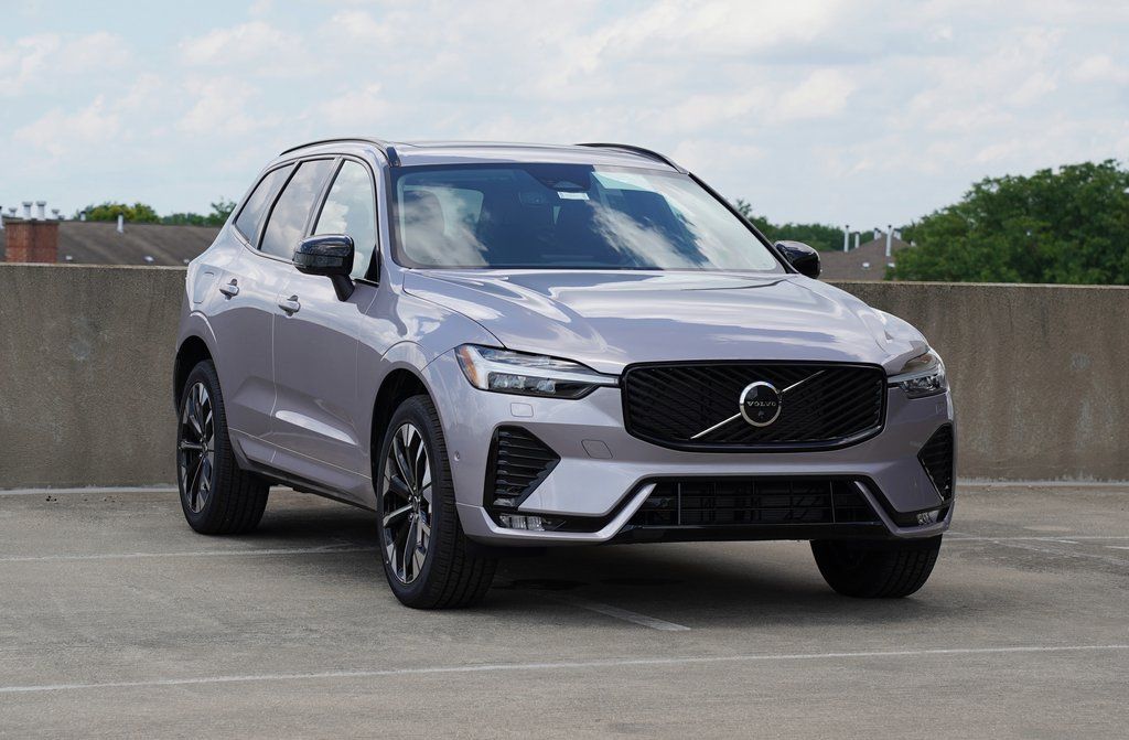 2026 Volvo XC60 B5 Plus Dark AWD's photo