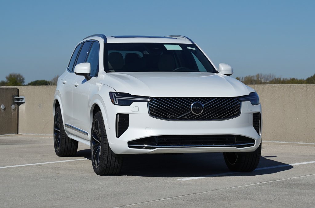 2027 Volvo XC90 B6 Plus 6-Seater AWD SUV