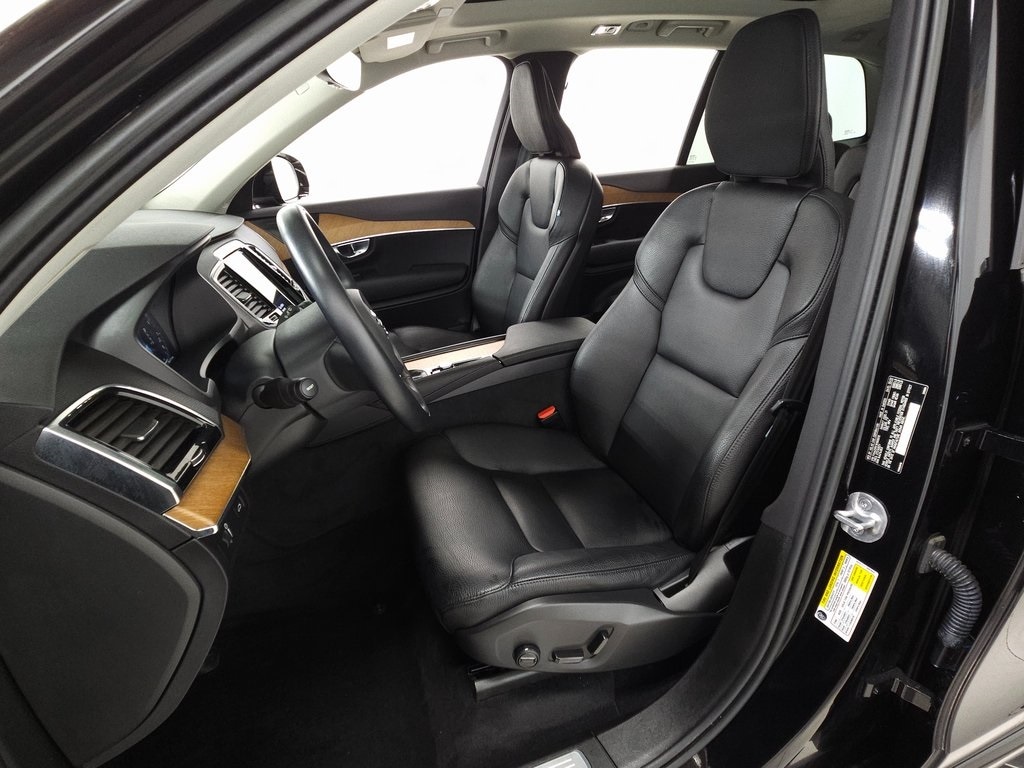 2022 Volvo XC90 T6 AWD Momentum 7 Seater 19