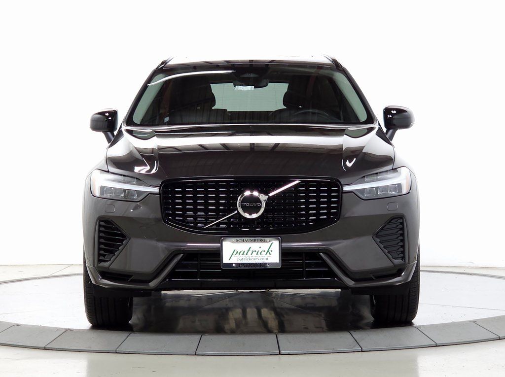 2025 Volvo XC60 Core - Photo 2