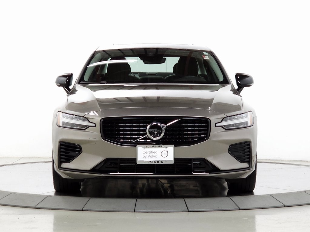 2021 Volvo S60 Recharge Plug-In Hybrid T8 R-Design Expression 2