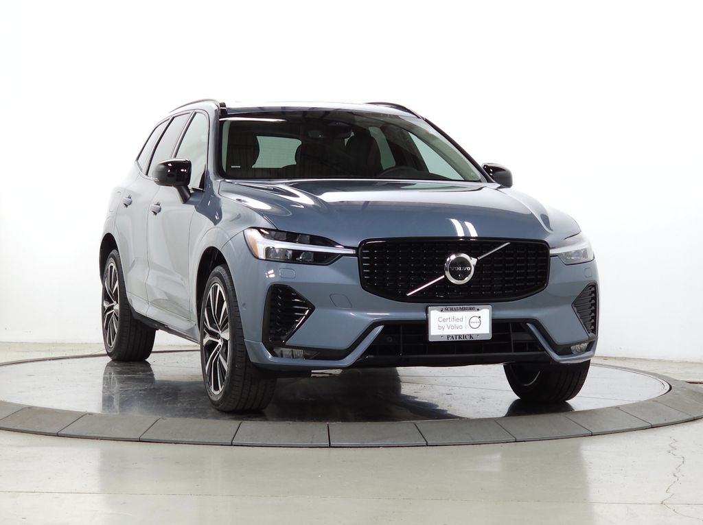 2023 Volvo XC60 B5 Plus Dark Theme AWD's photo