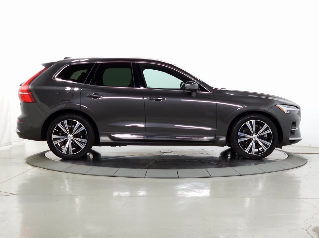 2022 Volvo XC60 Recharge Plug-In Hybrid eAWD Inscription 13