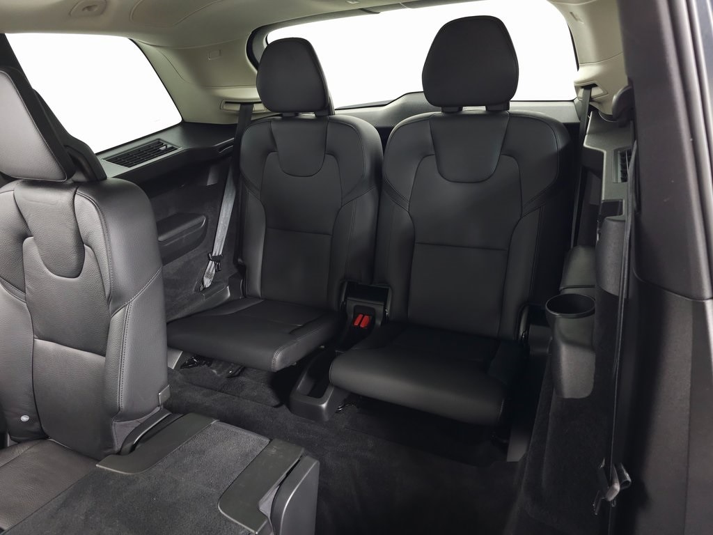 2021 Volvo XC90 T6 Momentum 7 Passenger 42