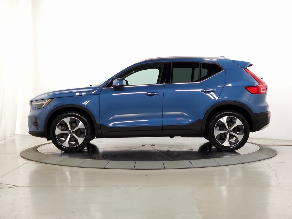 2023 Volvo XC40 B5 AWD Plus Bright 5