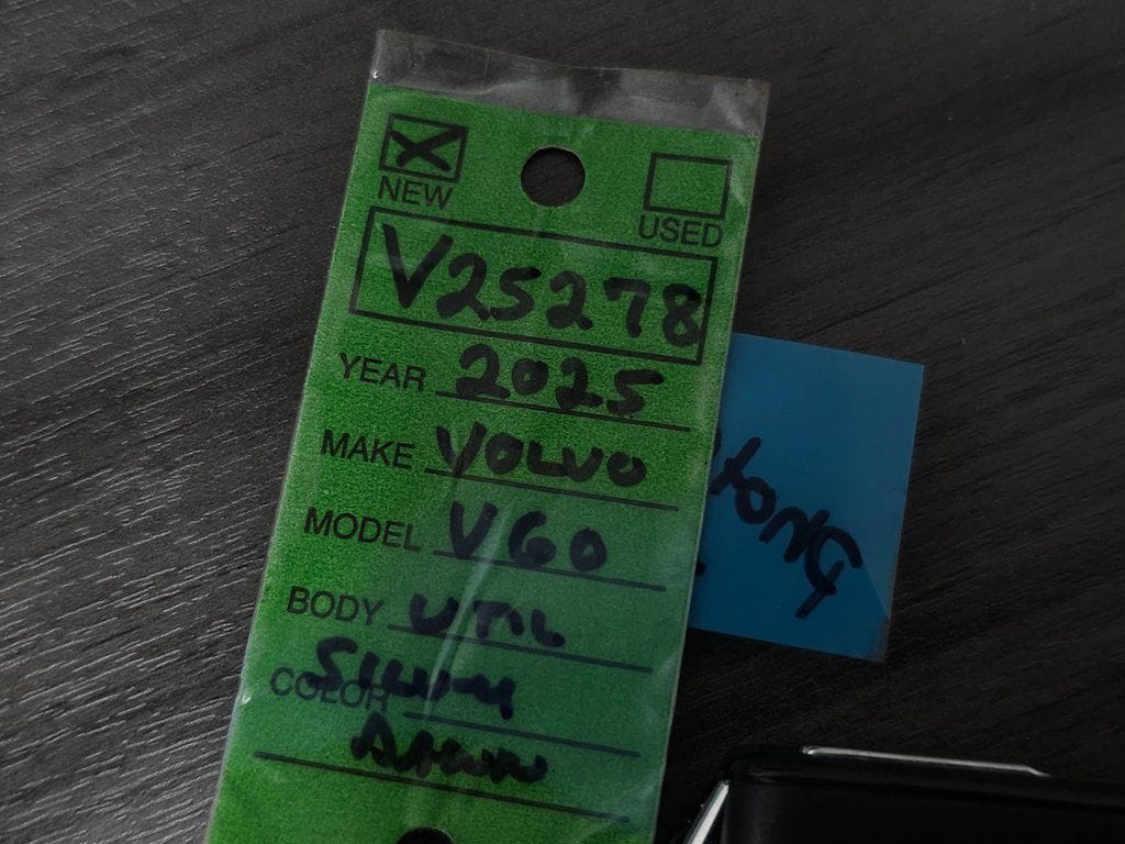 2025 Volvo V60 Cross Country Plus - Photo 32