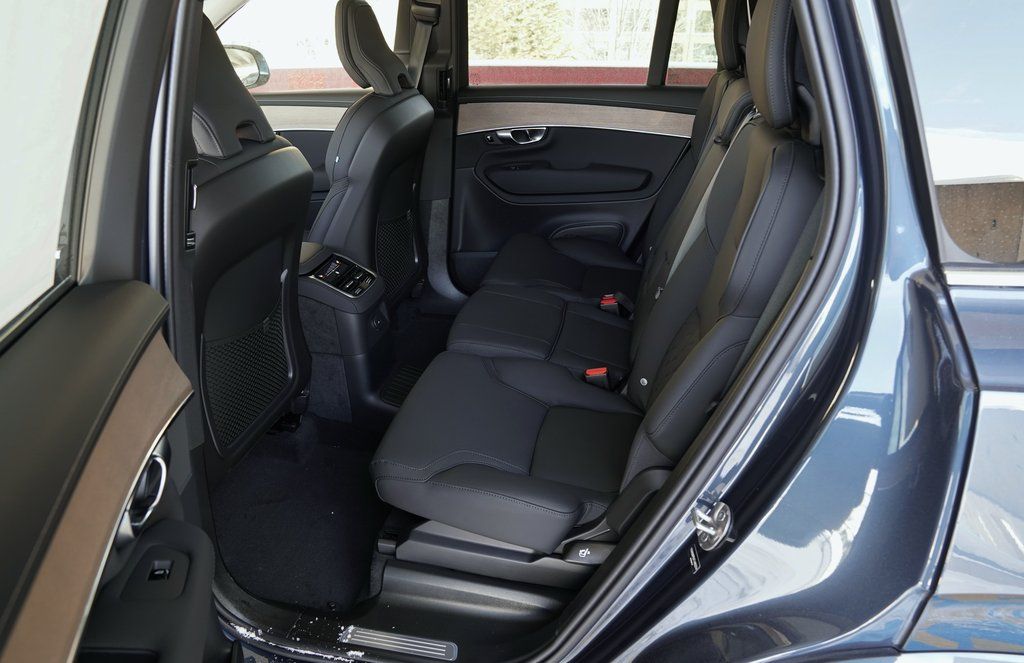 2026 Volvo XC90 Plus - Photo 23
