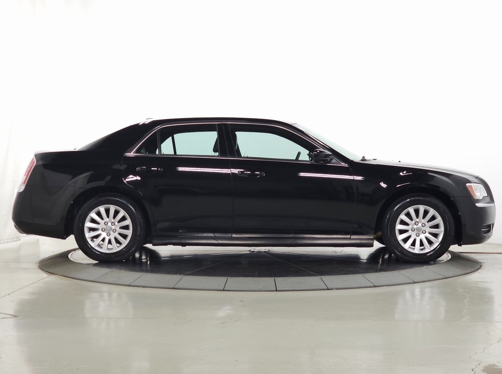 2014 Chrysler 300 Base 10