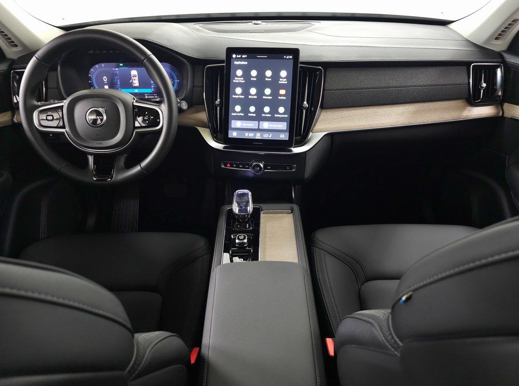 2025 Volvo XC90 Plus - Photo 9