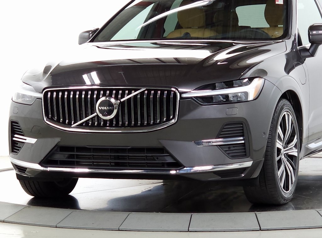 2022 Volvo XC60 Recharge Plug-In Hybrid eAWD Inscription 3