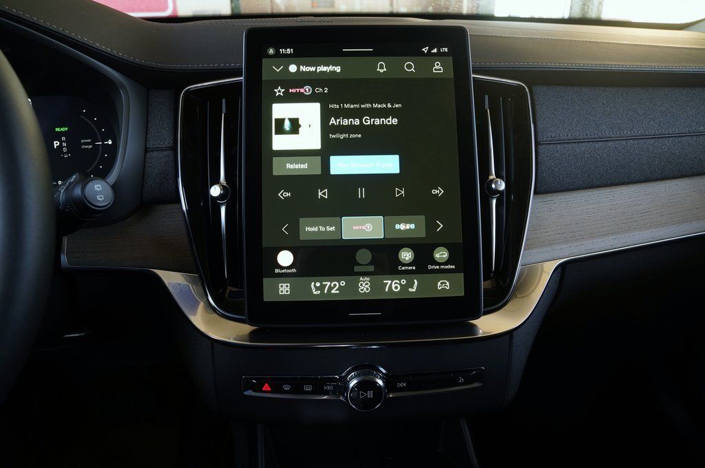2026 Volvo XC90 Plus - Photo 15