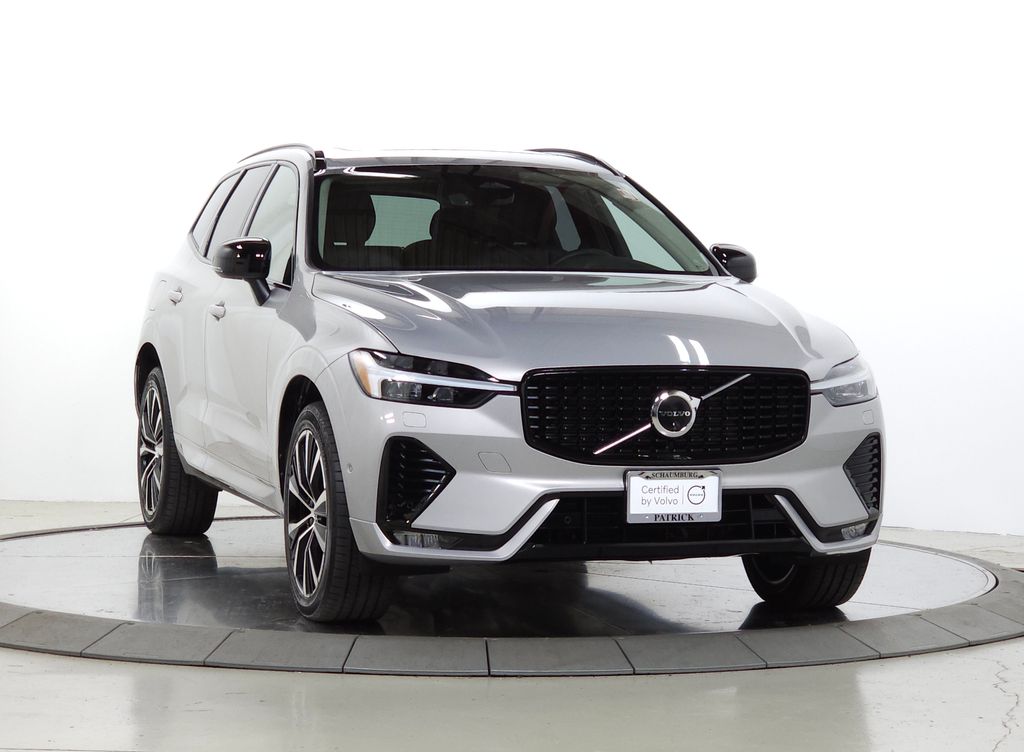 2023 Volvo XC60 B5 Plus Dark Theme AWD's photo