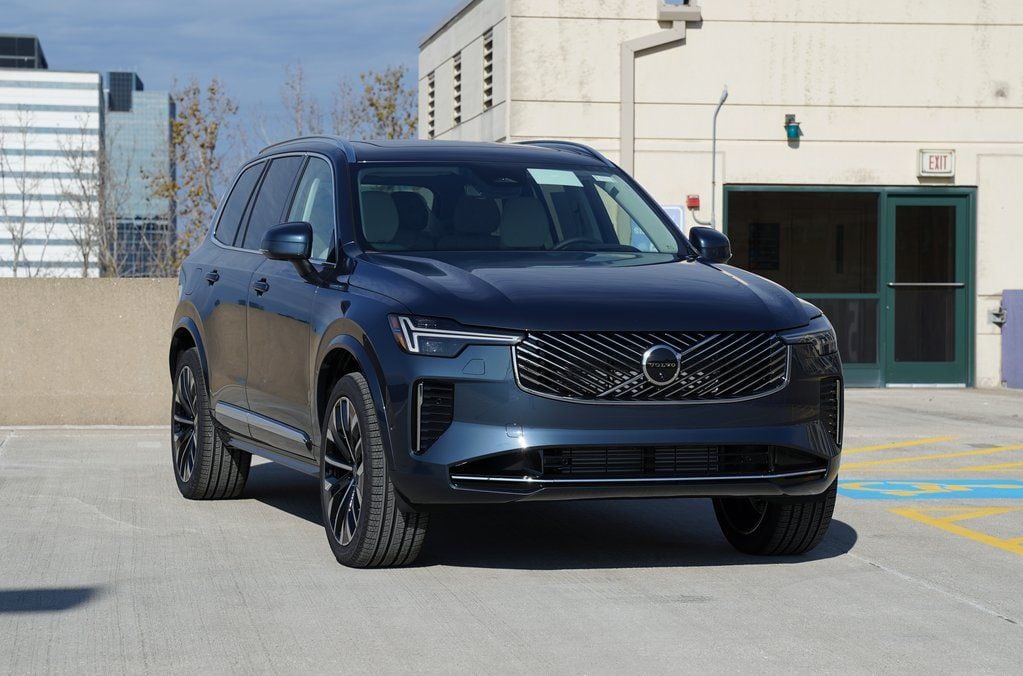 2026 Volvo XC90 T8 Recharge Ultra Bright 4WD's photo