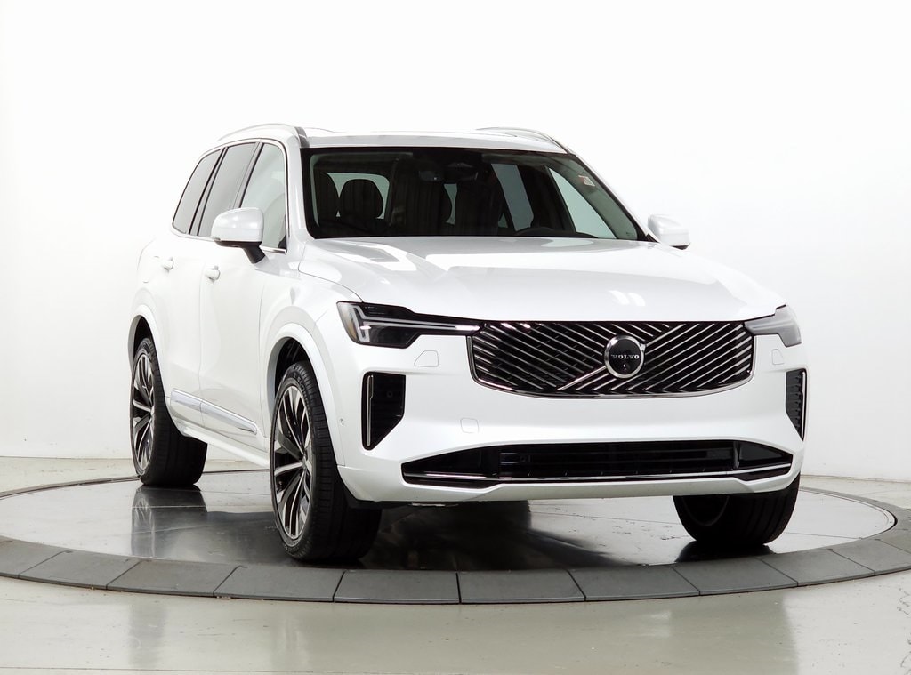 2025 Volvo XC90 Plus's photo