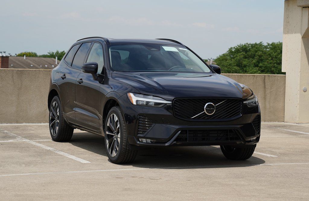 2026 Volvo XC60 B5 Plus Dark AWD's photo