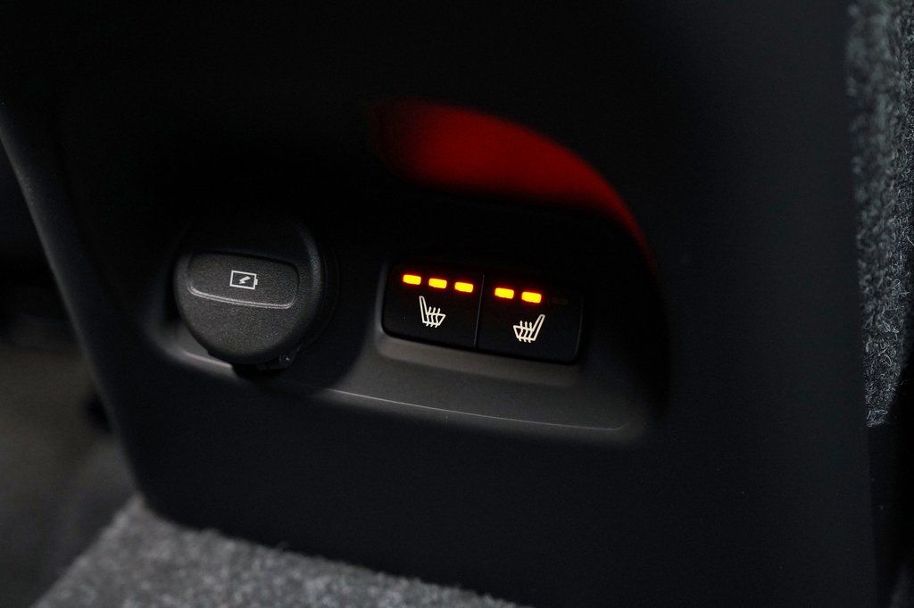 2025 Volvo XC40 Ultra - Photo 27