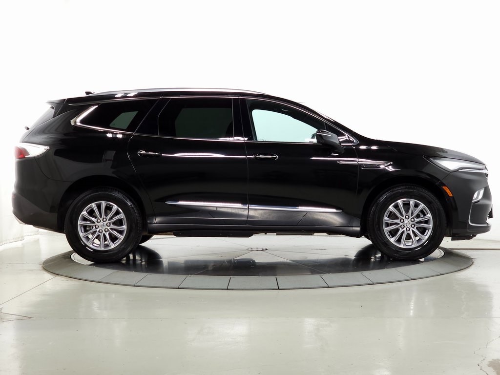 2024 Buick Enclave Essence 12