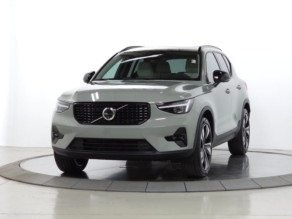 Certified 2025 Volvo XC40 B5 Ultra Dark Theme SUV