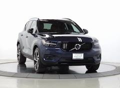 2022 Volvo XC40 T5 AWD R-Design SUV for Sale in Schaumburg, IL at Patrick Volvo Cars