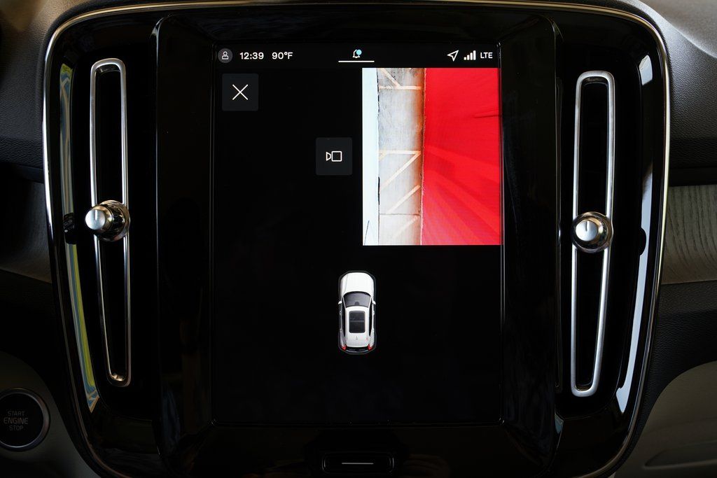 2026 Volvo XC40 Plus - Photo 18