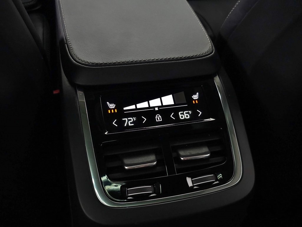 2023 Volvo XC90 Recharge Plug-In Hybrid Ultimate 6-Seater 39