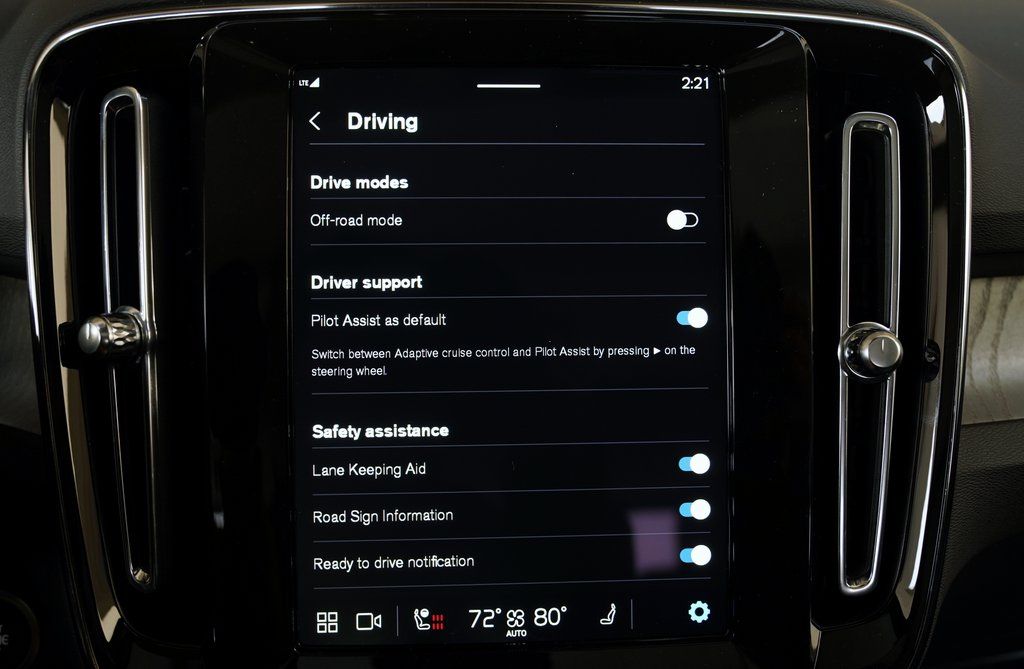 2025 Volvo XC40 Ultra - Photo 17