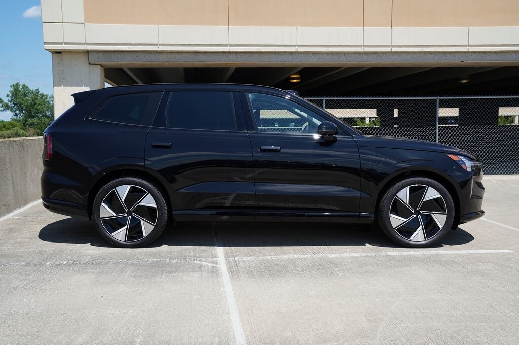 2025 Volvo EX90 Twin Motor Ultra photo 2