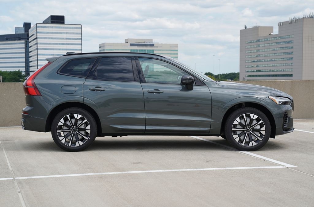 New 2026 Volvo XC60 plug-in hybrid T8 Plus SUV