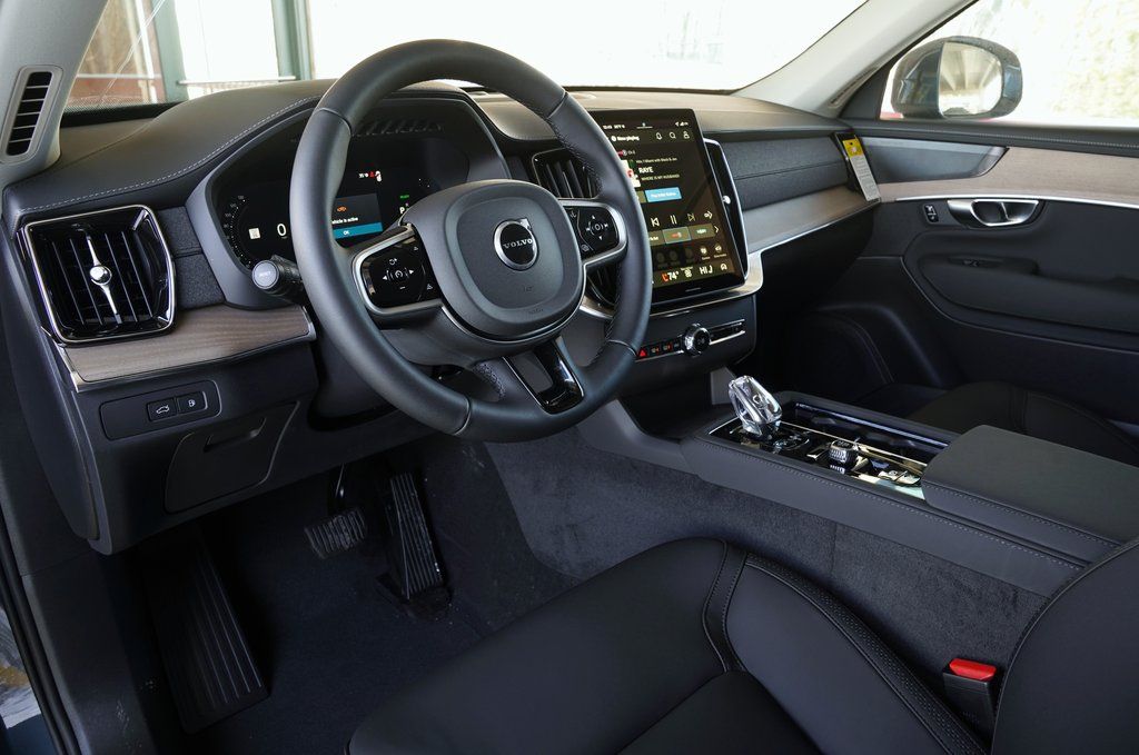 2026 Volvo XC90 Plus - Photo 11