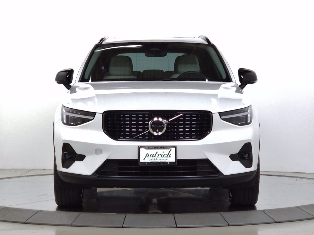 New 2026 Volvo XC40 B5 Ultra SUV