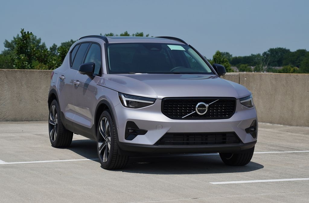 New 2026 Volvo XC40 B5 Plus SUV